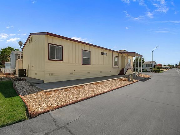 4th image of 1302 Queen Way #29