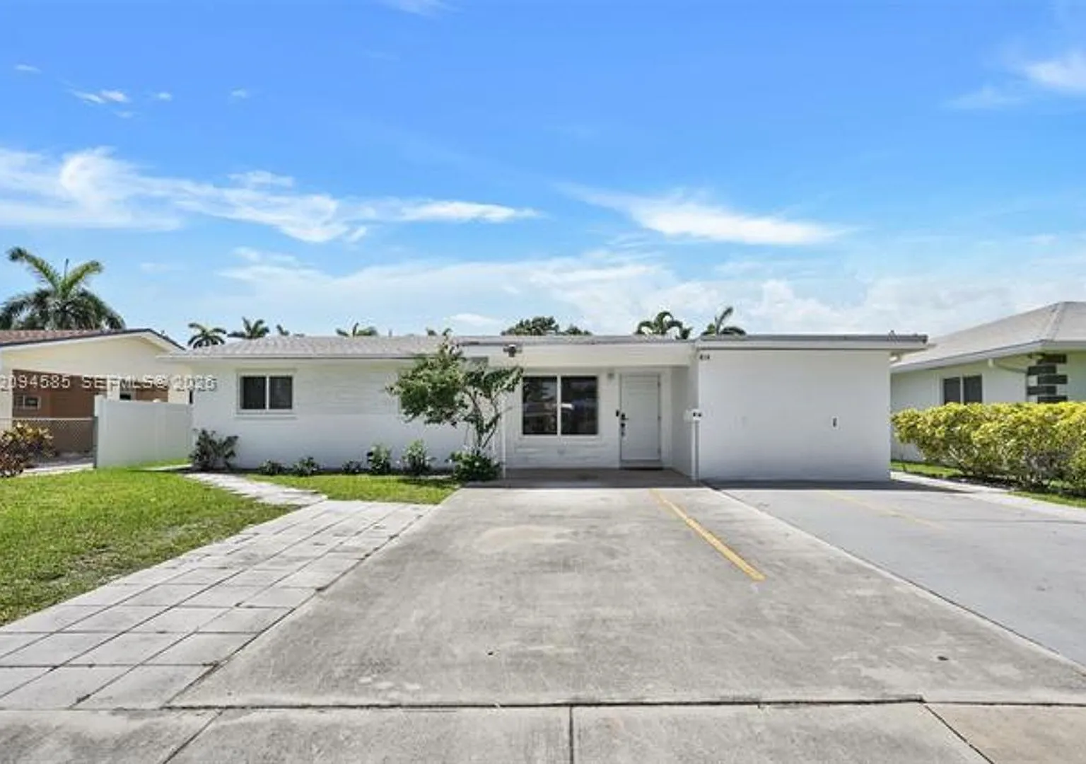 814 NE 4th St # 0, Hallandale Beach, FL 33009 — Photo 2