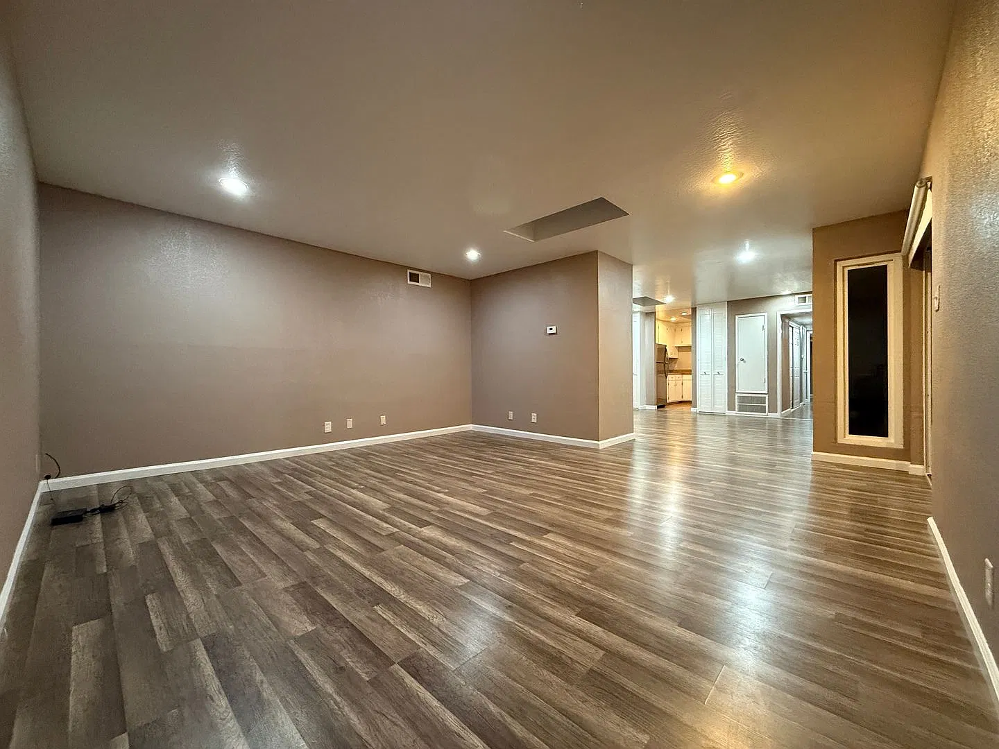 1548 Hudson Street — Photo 2