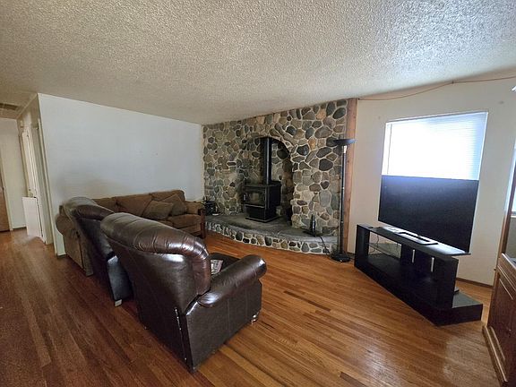 5th image of 2080 Comet St