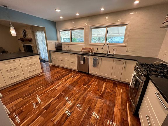 3rd image of 11705 Shoshone Dr