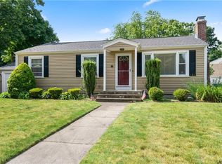 10 Willing Ave, Warwick, RI 02888