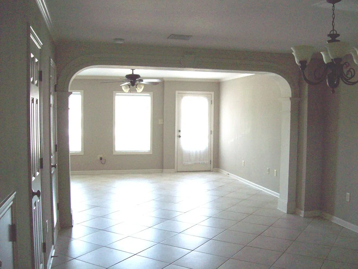 3 bed, 2.5 bath, 1550 sqft, $1,550 — Photo 3