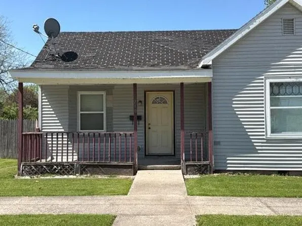 210 George St, North Judson, IN 46366