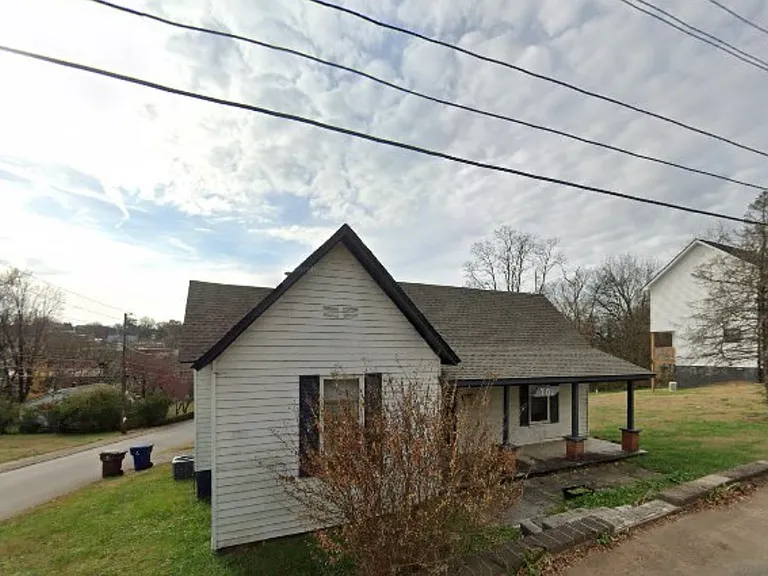 701 W Rhoten St — Photo 1