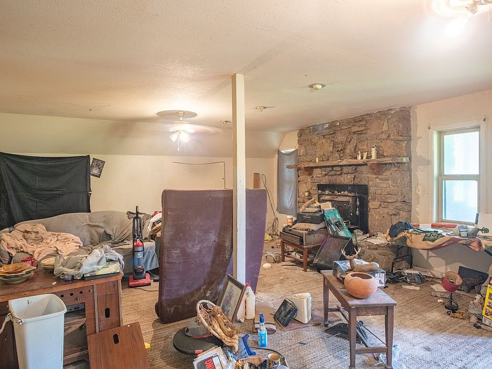 7th image of 156 Tracy Rd