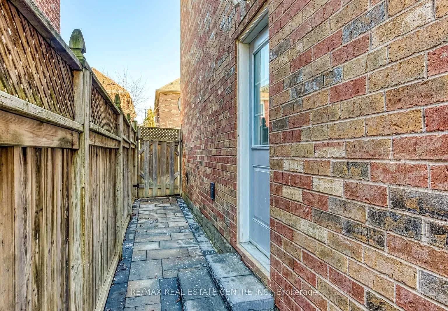 2 bed, $2,000 — Photo 2