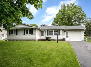 71 Kensington Ct, Rochester, NY 14612