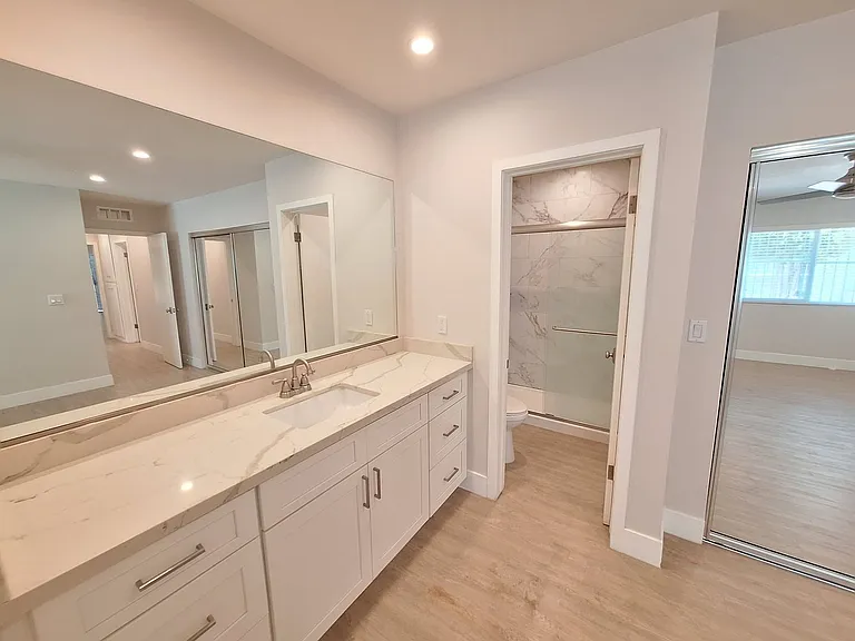 336 S Norton Ave #102 — Photo 13