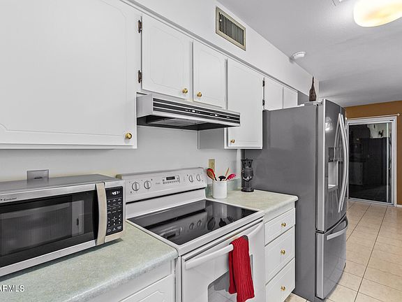 3rd image of 10569 W PALMERAS Drive