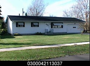 810 Howell St, Sheffield Lake, OH