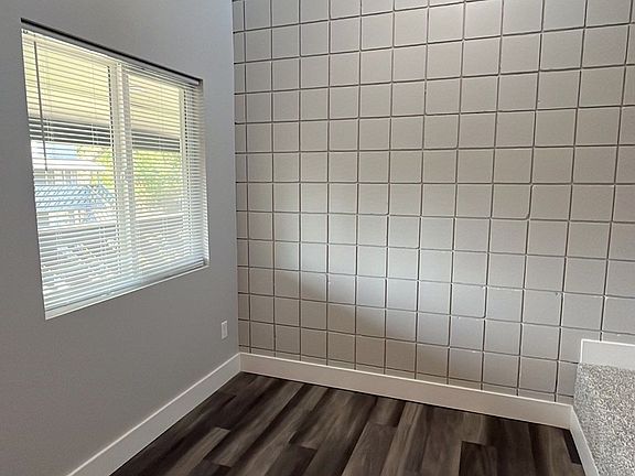 5th image of 877 N 26th St #887-32