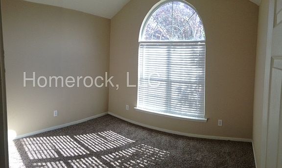 4th image of 4009 Shumard Dr