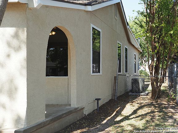 4th image of 2131 Texas Ave