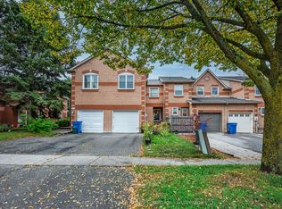 742 Shanahan Blvd, Newmarket, ON L3X 1W6