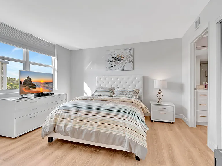 1 Harbourside Dr #4502 — Photo 27