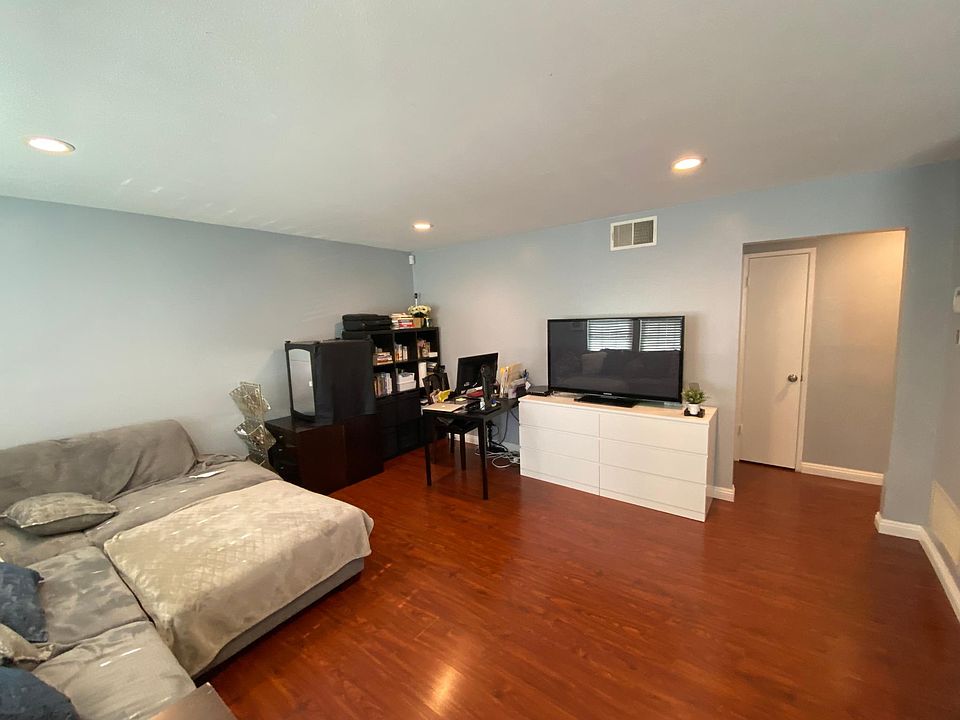 1st image of 1290 N Avenida De La Suerte APT 1