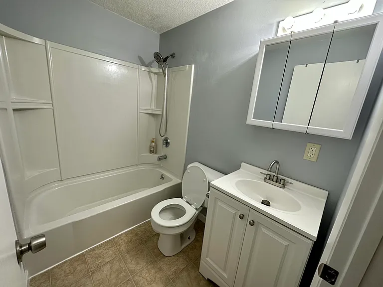 549 Pine St #17 — Photo 10