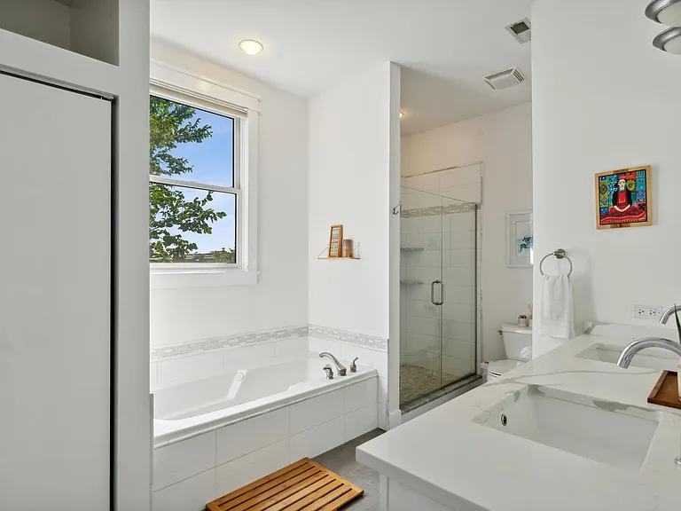 1243 N Wolcott Ave #6 — Photo 18