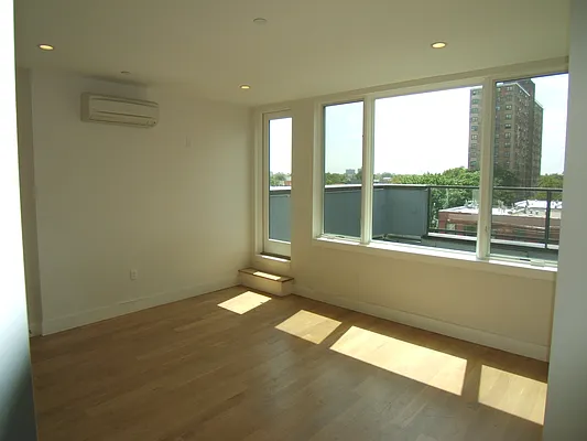 Rented by Joel Weisz, LREB | media 39