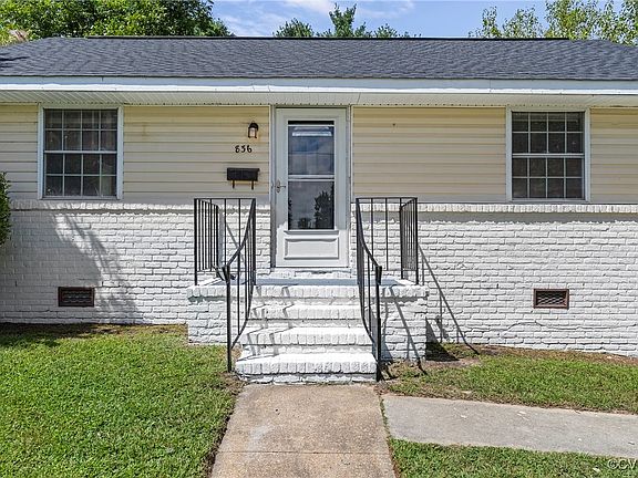 3rd image of 836 Augusta Ave