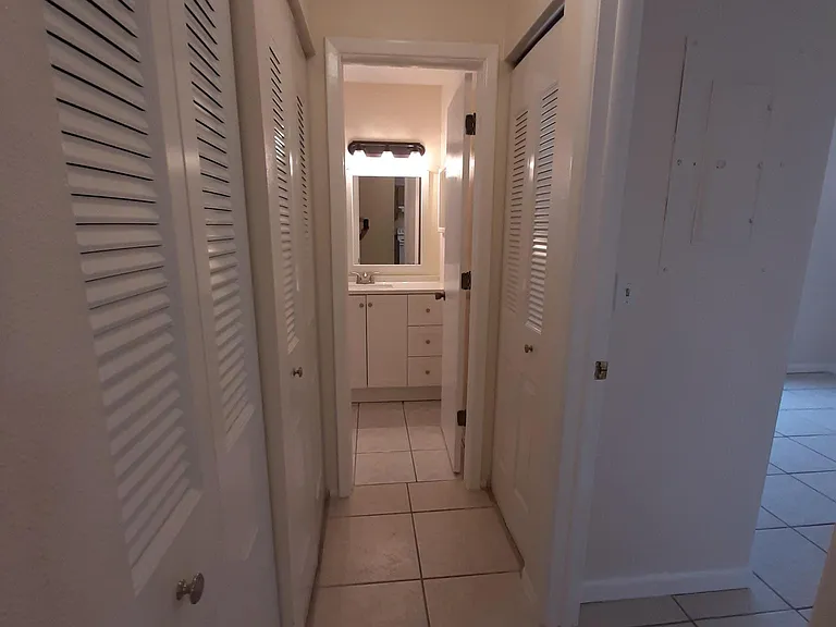 2910 Wainwright Ct — Photo 3