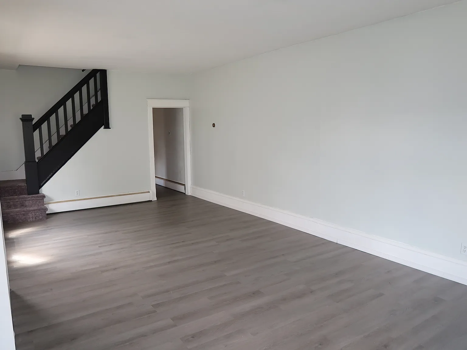 4 bed, 1.5 bath, 1600 sqft, $1,500 — Photo 4