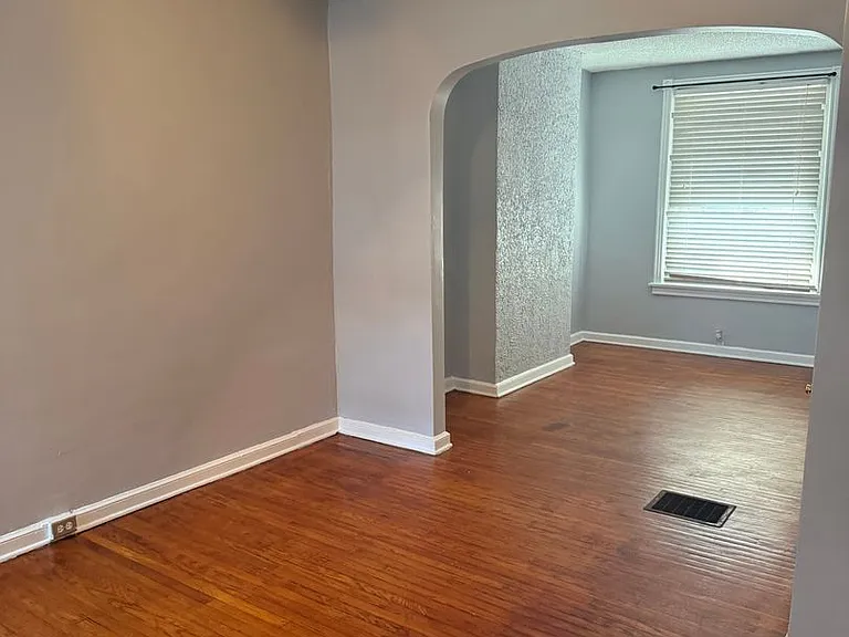 5753 N Beechwood St — Photo 33
