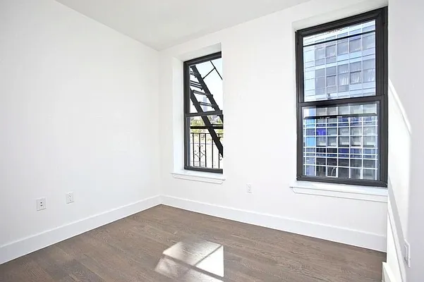 Rented by REAL New York | media 12