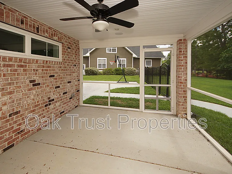 125 Brogun Ln — Photo 46