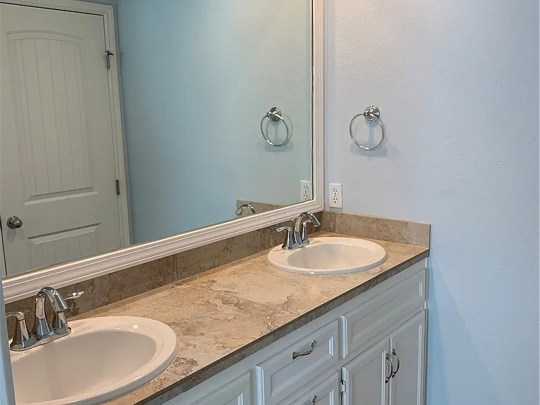 4017 Acushnet Dr #C — Photo 13