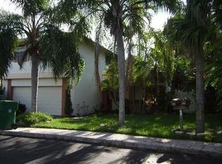 711 Pine Ridge Ter, Davie, FL 33325