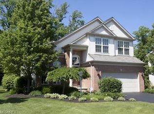 104 Renaissance Ct, Chagrin Falls, OH 44023