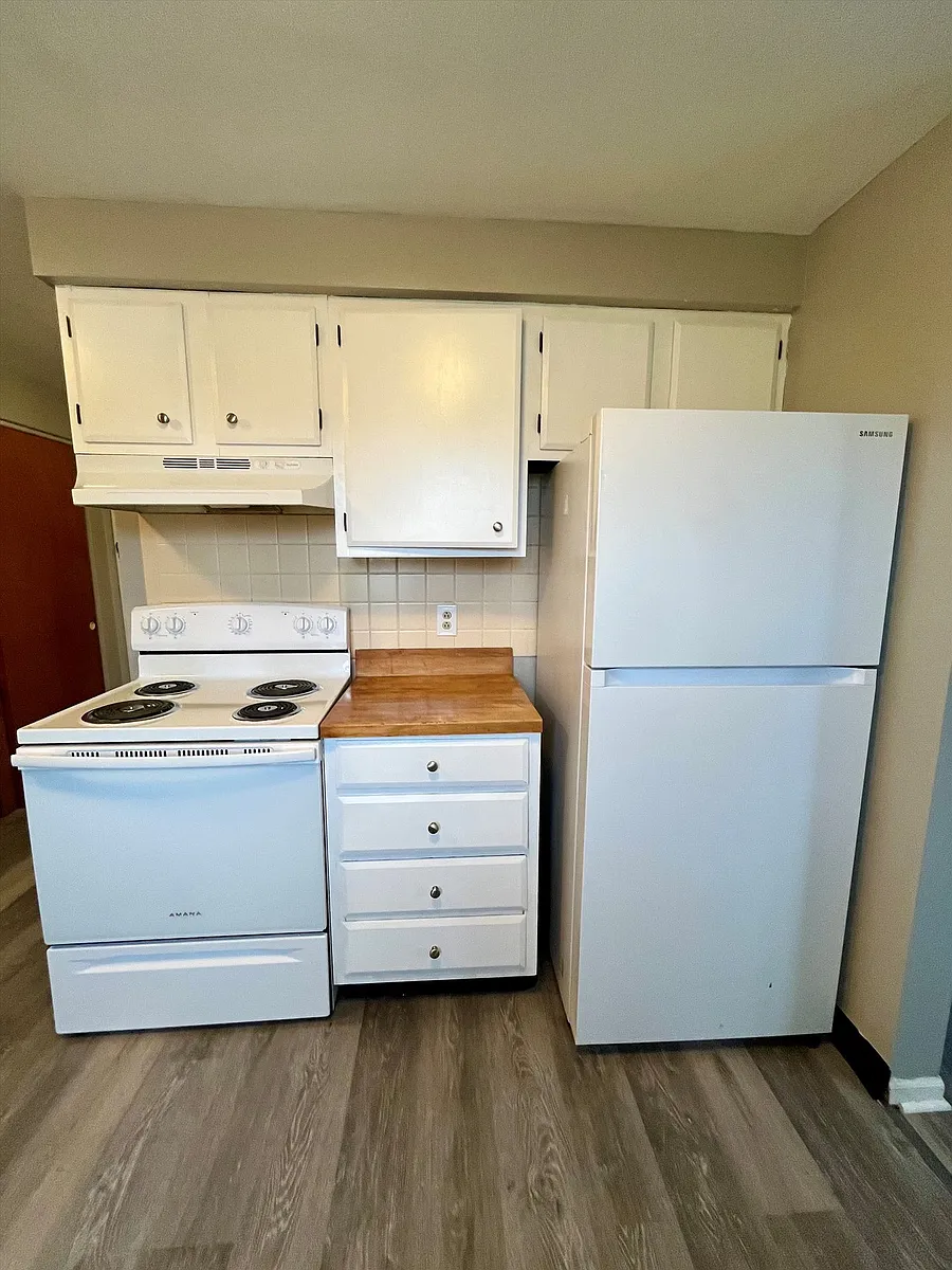 Building Photo - Willow View Apartments