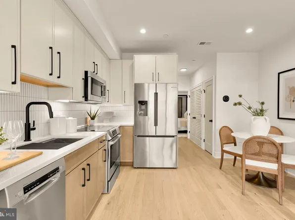 1463 Harvard St NW #3, Washington, DC 20009