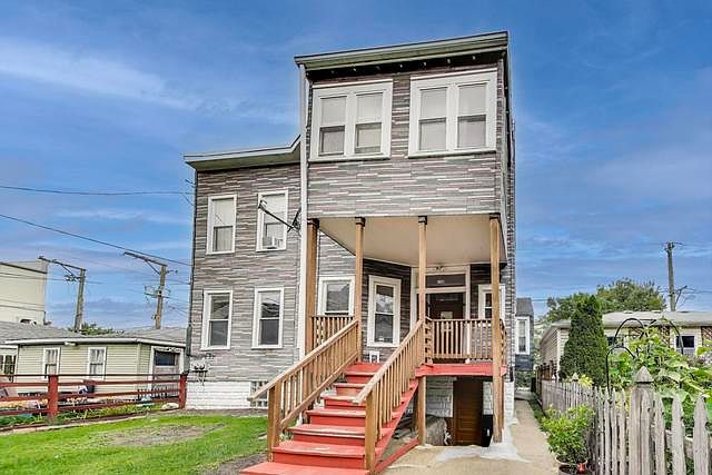 1st image of 2144 W Montrose Ave #Ch1