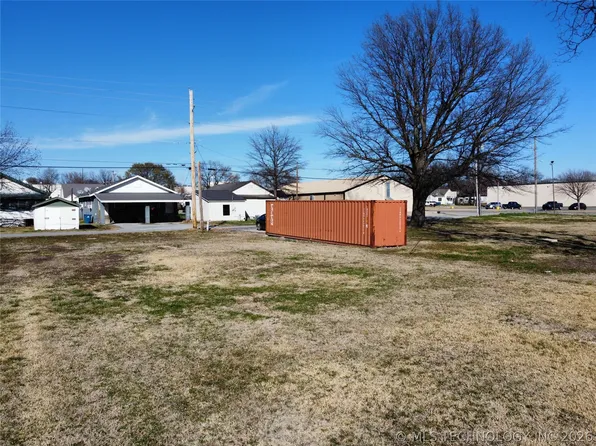 515 E Wyandotte Ave, McAlester, OK 74501