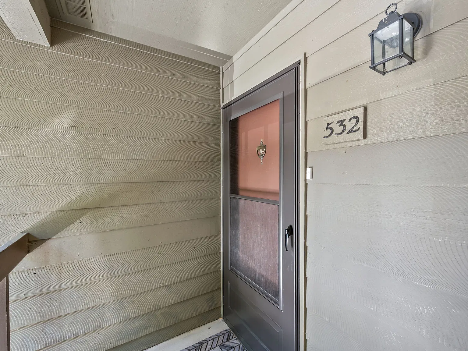 2 bed, 938 sqft, $1,650 — Photo 2