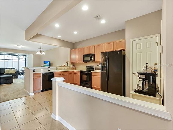 3rd image of 10139 Pink Palmata Ct