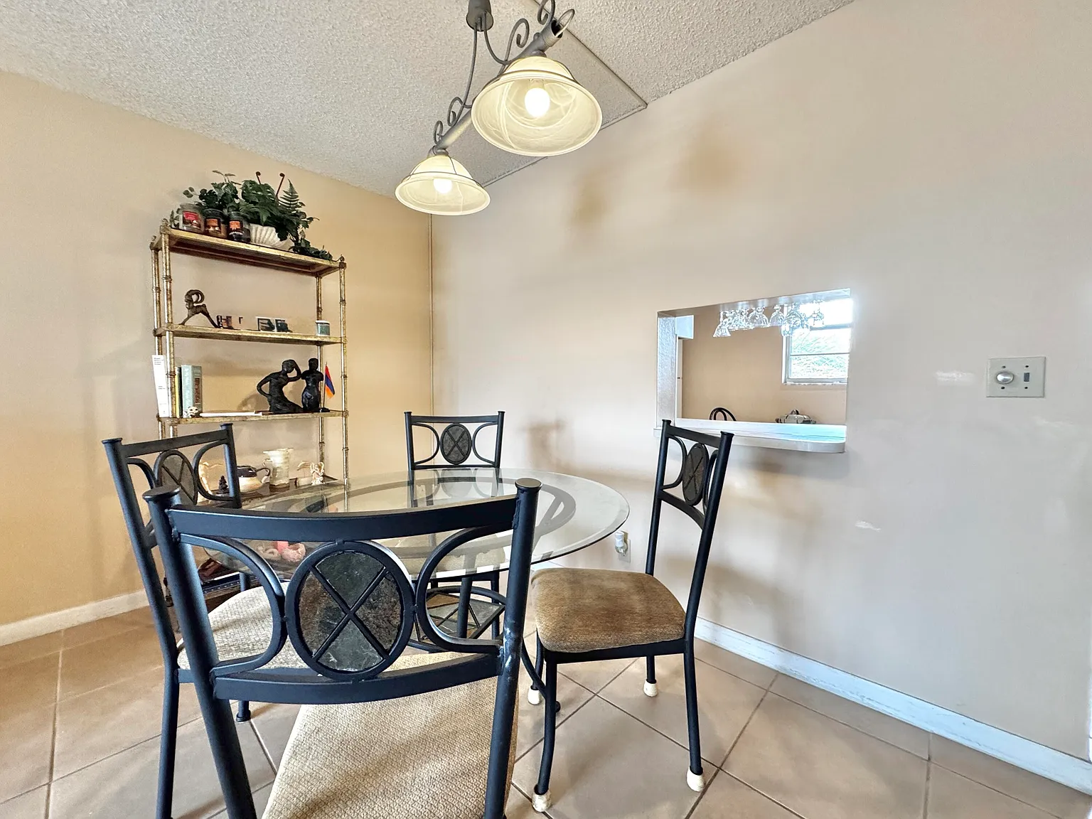 1 bed, 1.5 bath, 754 sqft, $1,400 — Photo 4