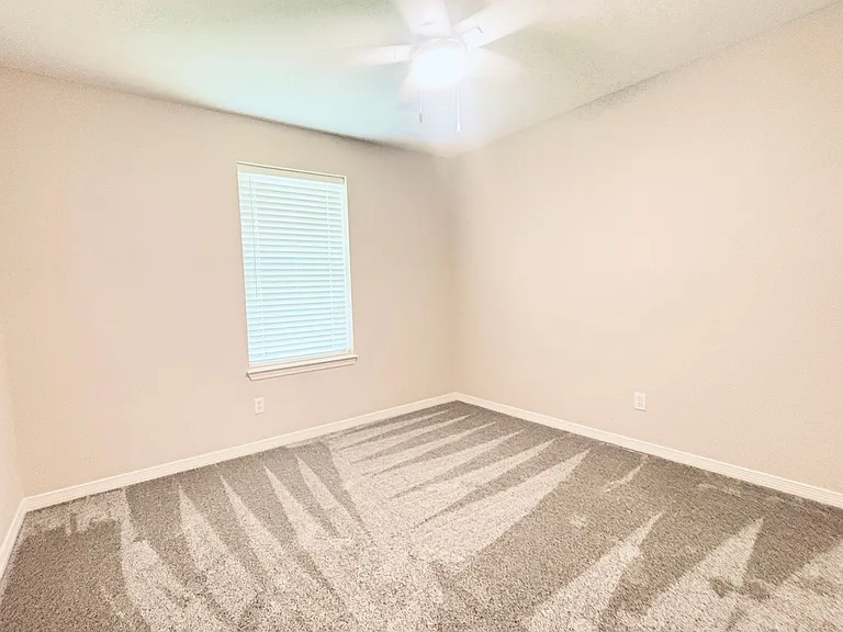 10621 Creek Ridge Dr — Photo 20