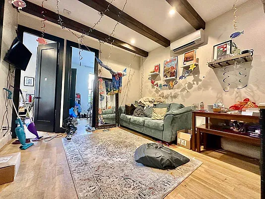 Rented by TorsX Inc | media 3