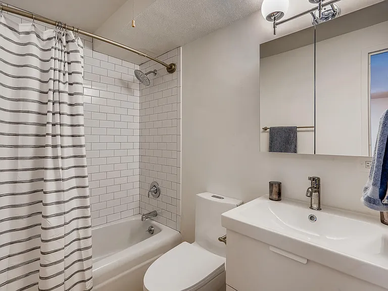 The elements at Sloan's Lake | Denver, CO Apartments