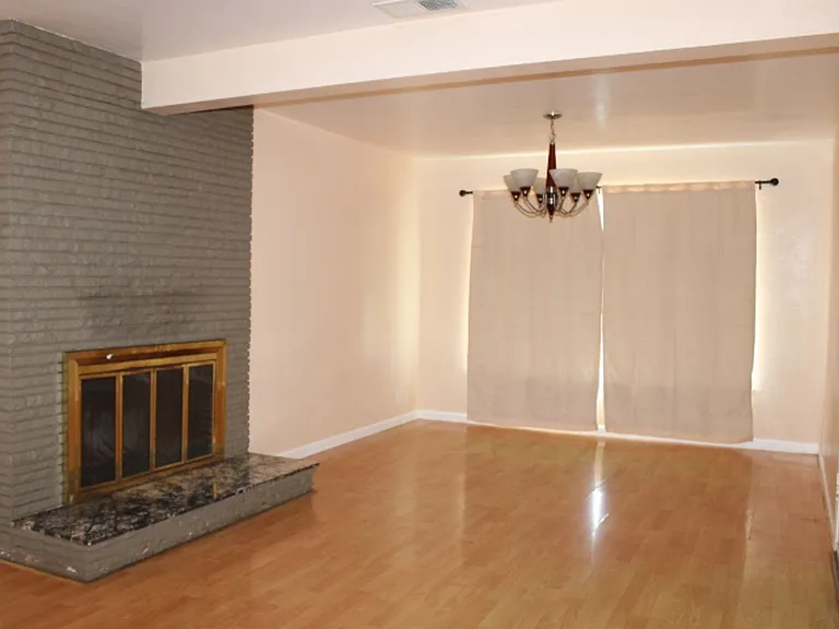 2337 Rumrill Rd — Photo 2