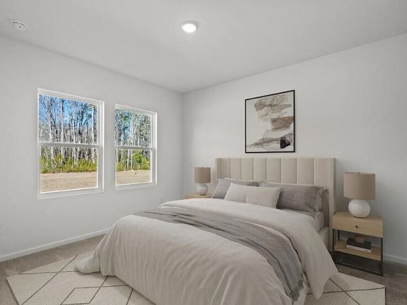 3rd image of 1016 Carriage Wood Cir