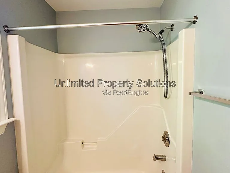 408 S 7th St — Photo 12