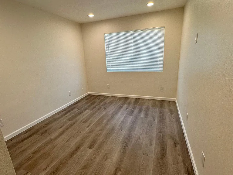 491 W Carter St #2 — Photo 14