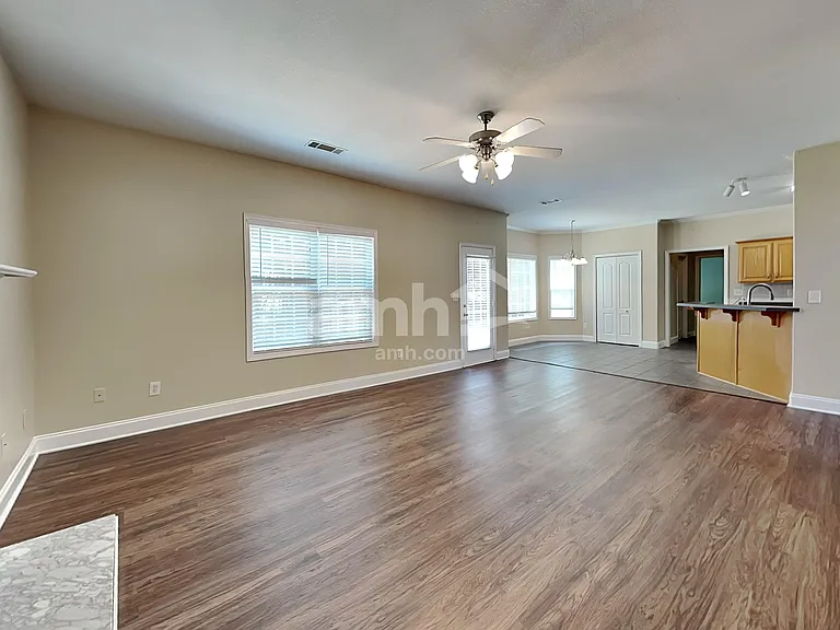 712 Gatwick Ct — Photo 7