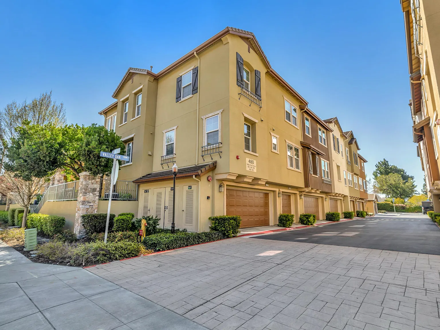 484 Valley Oak Terrace — Photo 3