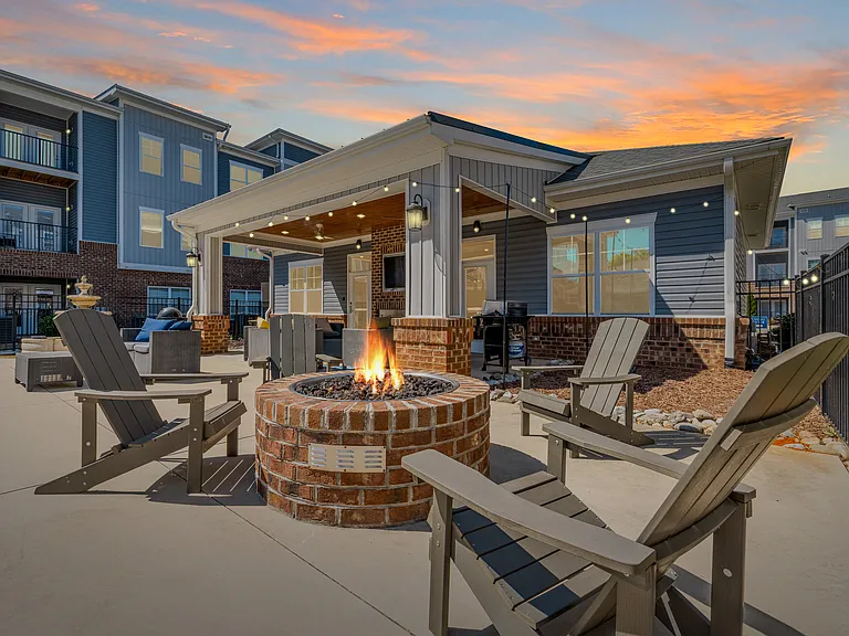 Grand Oaks Apartments — Photo 30